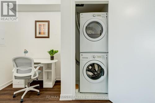 1708 - 10 Park Lawn Road, Toronto, ON - Indoor Photo Showing Laundry Room