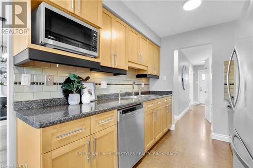 54 Belorun Court, London, ON - Indoor Photo Showing Kitchen