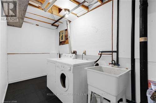 54 Belorun Court, London, ON - Indoor Photo Showing Laundry Room