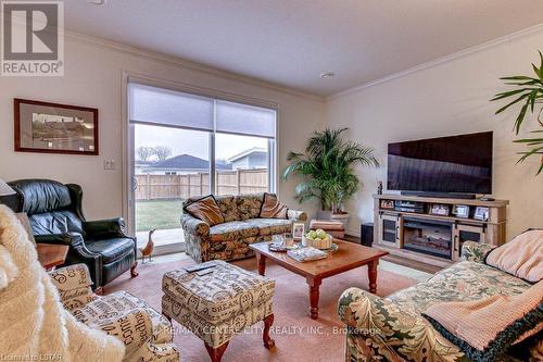 427 George Street, Central Elgin, ON - Indoor Photo Showing Living Room