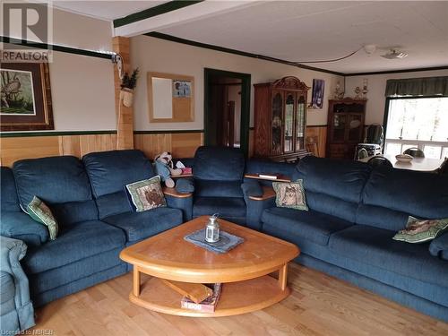 3004 Sturgeon Lake Road, Mattawa, ON - Indoor Photo Showing Living Room