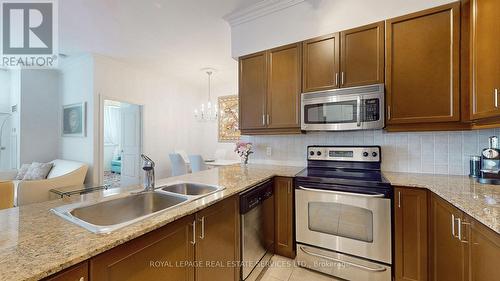 Ph608 - 25 Earlington Avenue, Toronto, ON - Indoor Photo Showing Kitchen With Double Sink