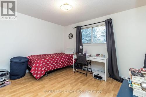 2171 Melissa Cres Crescent, Burlington, ON - Indoor Photo Showing Bedroom