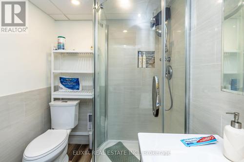 2171 Melissa Cres Crescent, Burlington, ON - Indoor Photo Showing Bathroom