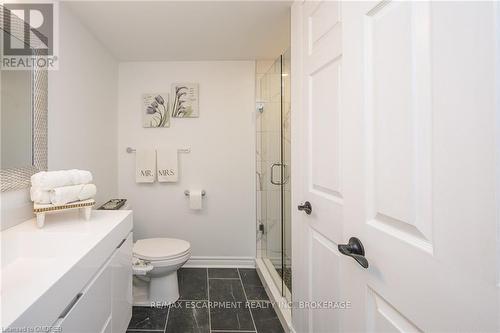 301 - 1237 North Shore Boulevard E, Burlington, ON - Indoor Photo Showing Bathroom