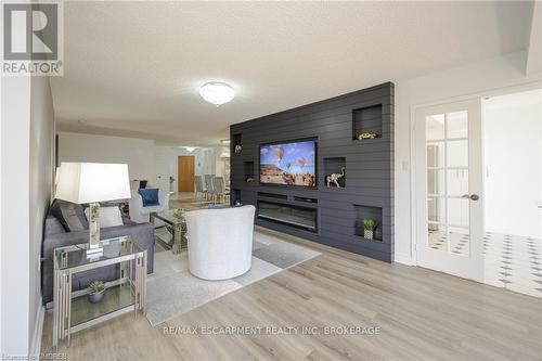 301 - 1237 North Shore Boulevard E, Burlington, ON - Indoor With Fireplace