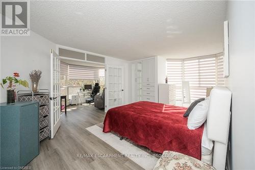 301 - 1237 North Shore Boulevard E, Burlington, ON - Indoor Photo Showing Bedroom