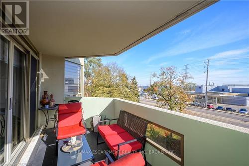 301 - 1237 North Shore Boulevard E, Burlington, ON - Outdoor With Balcony With Exterior