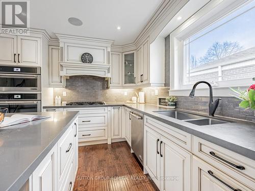 60 Sonneck Square, Toronto, ON - Indoor Photo Showing Kitchen With Double Sink With Upgraded Kitchen
