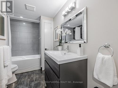 60 Sonneck Square, Toronto, ON - Indoor Photo Showing Bathroom