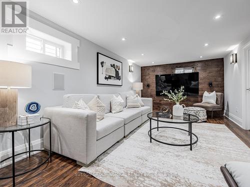 60 Sonneck Square, Toronto, ON - Indoor Photo Showing Living Room