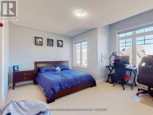 42 Hodgson Road, Bradford West Gwillimbury, ON - Indoor Photo Showing Bedroom