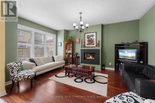 194 Gail Parks Cres, Newmarket, ON - Indoor Photo Showing Living Room With Fireplace
