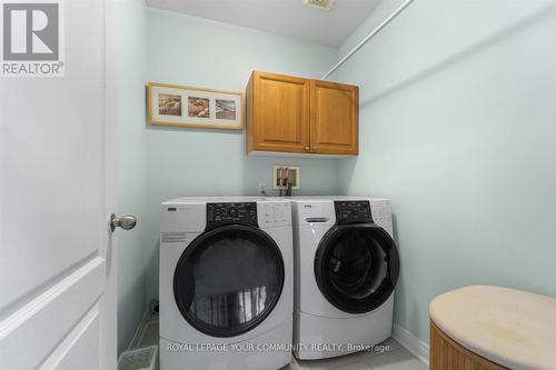 194 Gail Parks Cres, Newmarket, ON - Indoor Photo Showing Laundry Room