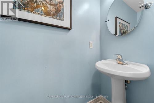 194 Gail Parks Cres, Newmarket, ON - Indoor Photo Showing Bathroom