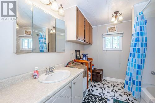47 - 5216 County Road 90, Springwater, ON - Indoor Photo Showing Bathroom