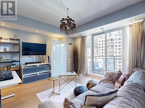 1510 - 35 Hayden Street E, Toronto, ON - Indoor Photo Showing Living Room