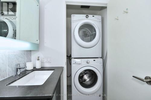 811 - 115 Mcmahon Drive, Toronto, ON - Indoor Photo Showing Laundry Room