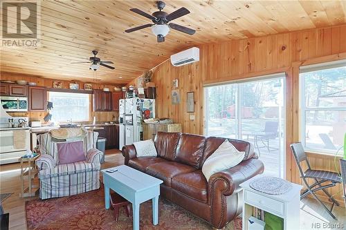 111 Camp Road, Durham Bridge, NB - Indoor Photo Showing Living Room