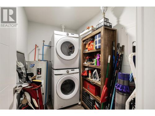 4215 Gellatly Road S Unit# 1305, West Kelowna, BC - Indoor Photo Showing Laundry Room