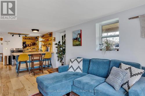 272 Bennet Street, Peterborough, ON - Indoor Photo Showing Living Room