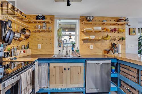 272 Bennet Street, Peterborough, ON - Indoor Photo Showing Kitchen