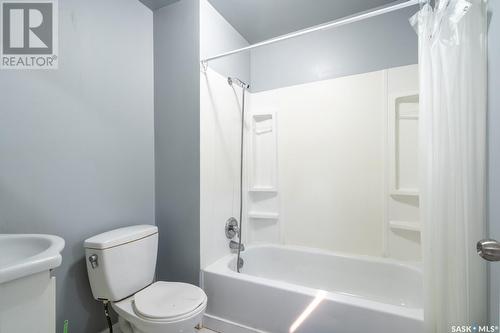 1605 Retallack Street, Regina, SK - Indoor Photo Showing Bathroom