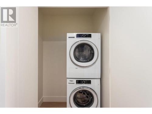 1191 Sunset Drive Unit# 609, Kelowna, BC - Indoor Photo Showing Laundry Room
