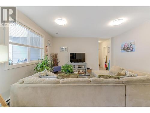 12764 Cliffshore Drive, Lake Country, BC - Indoor Photo Showing Living Room