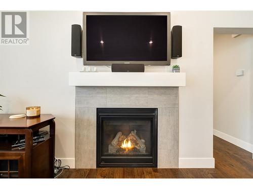 12764 Cliffshore Drive, Lake Country, BC - Indoor Photo Showing Living Room With Fireplace