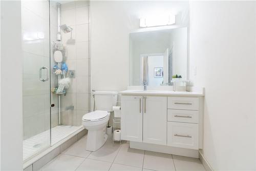 16 Concord Place|Unit #609, Grimsby, ON - Indoor Photo Showing Bathroom