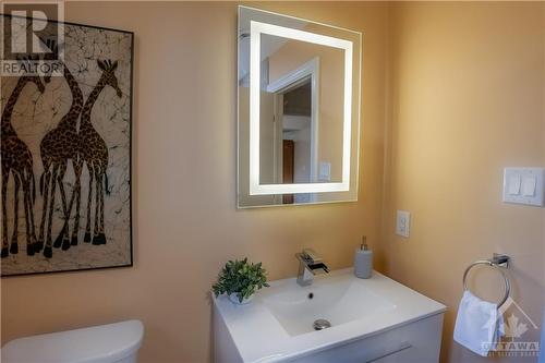 Basement full bathroom with glass shower - 66 Villa Crescent, Ottawa, ON - Indoor Photo Showing Bathroom