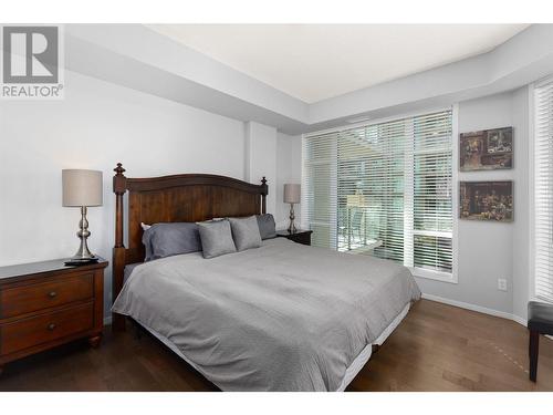 1128 Sunset Drive Unit# 401, Kelowna, BC - Indoor Photo Showing Bedroom