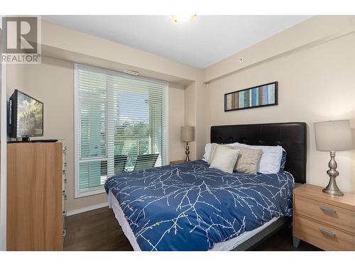 1128 Sunset Drive Unit# 401, Kelowna, BC - Indoor Photo Showing Bedroom