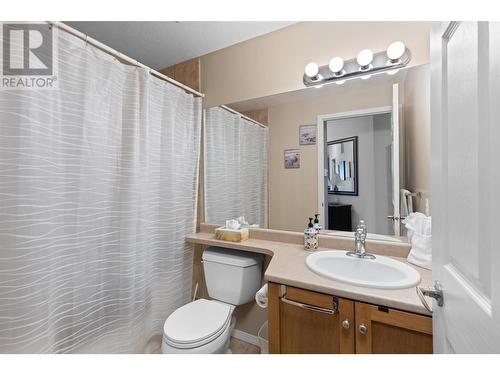 1128 Sunset Drive Unit# 401, Kelowna, BC - Indoor Photo Showing Bathroom