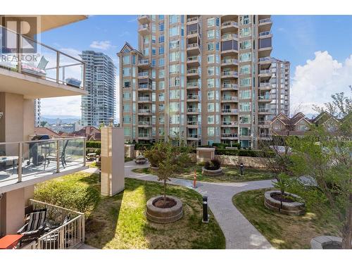 1128 Sunset Drive Unit# 401, Kelowna, BC - Outdoor With Facade