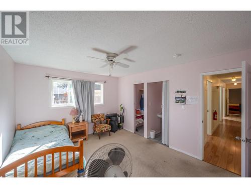 13415 Cartwright Avenue, Summerland, BC - Indoor Photo Showing Bedroom