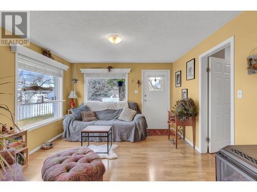 2662 Merritt Road, Prince George, BC - Indoor Photo Showing Living Room