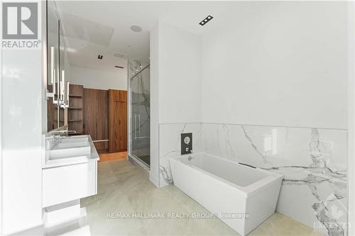 4502 - 805 Carling Avenue, Ottawa, ON - Indoor Photo Showing Bathroom