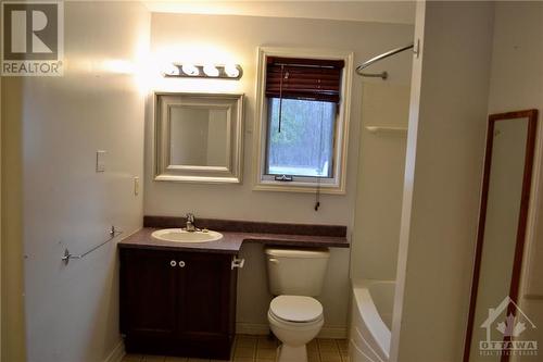 126 Churchill Avenue, Carleton Place, ON - Indoor Photo Showing Bathroom