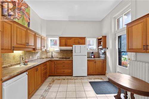 157 Dibble Street W, Prescott, ON - Indoor Photo Showing Kitchen