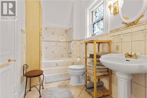 157 Dibble Street W, Prescott, ON - Indoor Photo Showing Bathroom