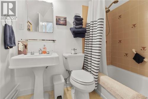 157 Dibble Street W, Prescott, ON - Indoor Photo Showing Bathroom