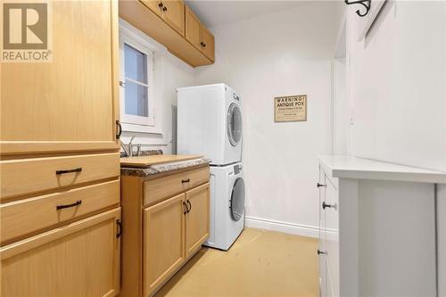 157 Dibble Street W, Prescott, ON - Indoor Photo Showing Laundry Room