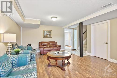 1463 Raven Avenue, Ottawa, ON - Indoor Photo Showing Living Room