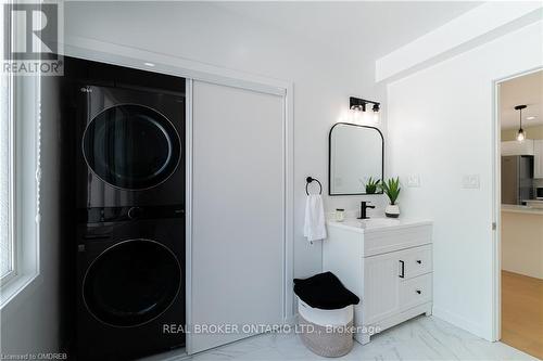 105 Elizabeth Street, Chatham-Kent, ON - Indoor Photo Showing Laundry Room
