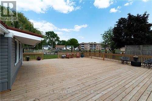 105 Elizabeth Street, Chatham-Kent, ON - Outdoor With Deck Patio Veranda With Exterior
