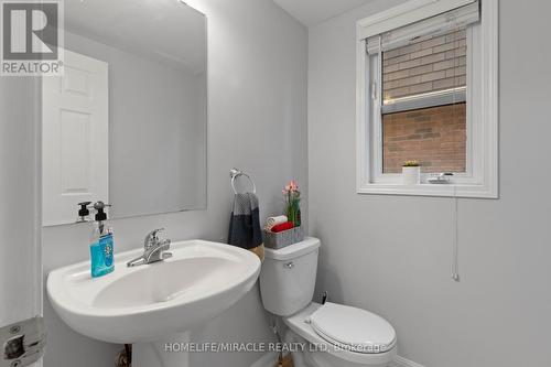 638 Scott Boulevard, Milton, ON - Indoor Photo Showing Bathroom