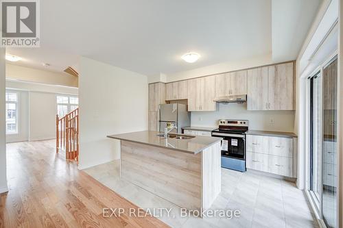 16 Petch Avenue, Caledon, ON - Indoor Photo Showing Kitchen