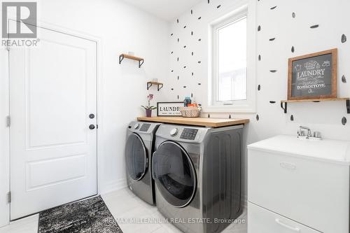 1593 Sandridge Avenue, London, ON - Indoor Photo Showing Laundry Room